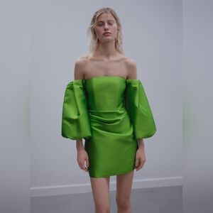 CAPSULE Satin dress with volume sleeves